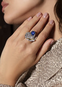 Кольцо с танзанитом и бриллиантами, белое золото