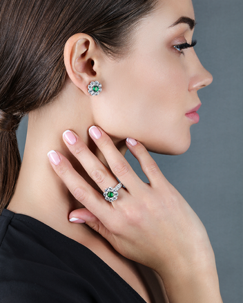 Кольцо с изумрудом и бриллиантами, белое золото 2