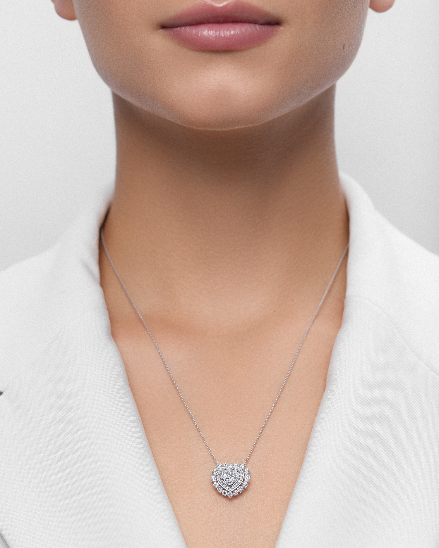 Колье с бриллиантами, белое золото