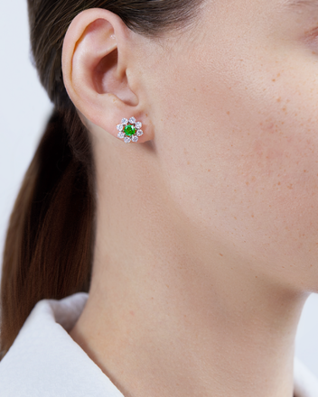 Пусеты с демантоидами и бриллиантами, белое золото 2