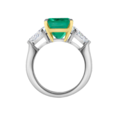 Кольцо с изумрудом и бриллиантами, белое золото