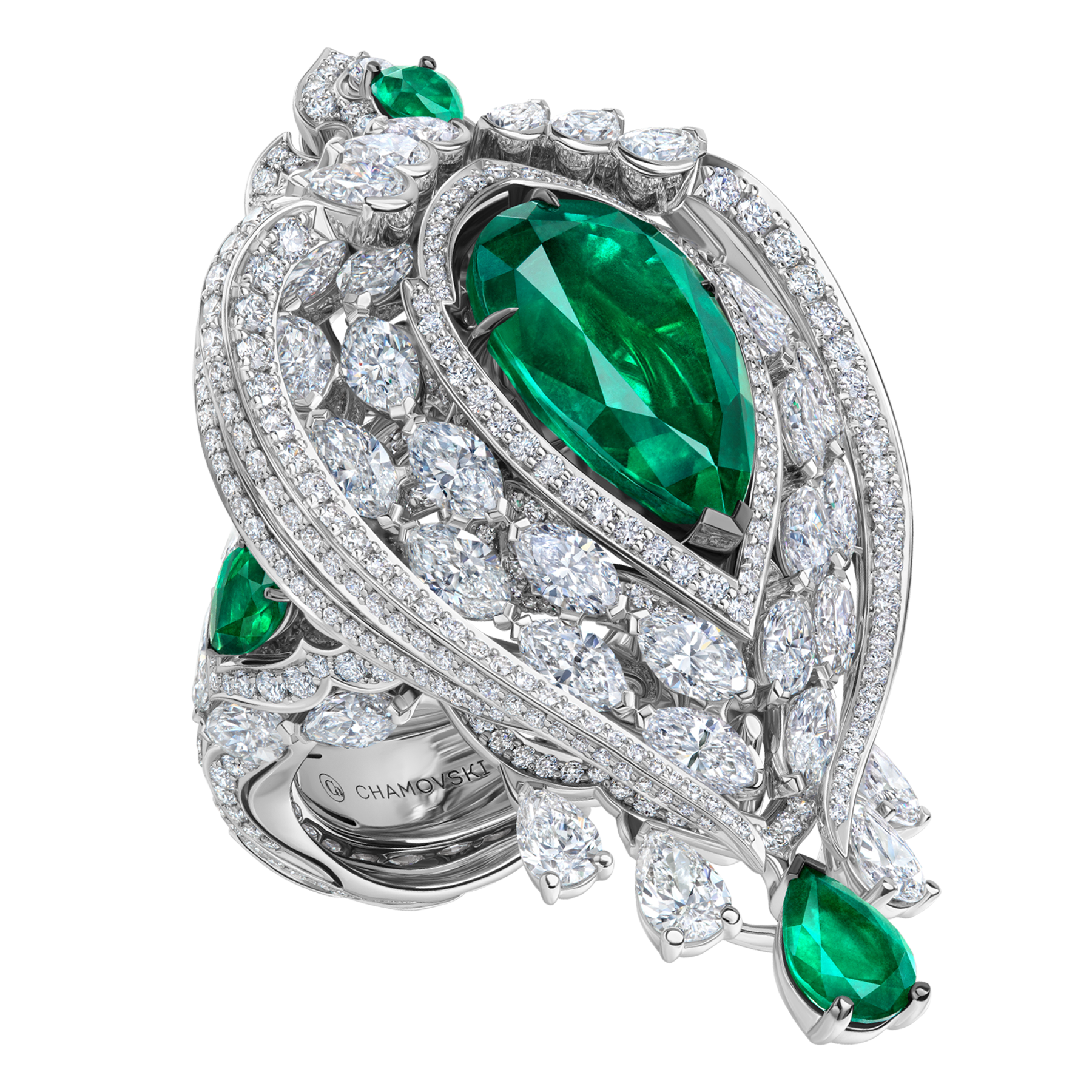Кольцо с изумрудами и бриллиантами, белое золото