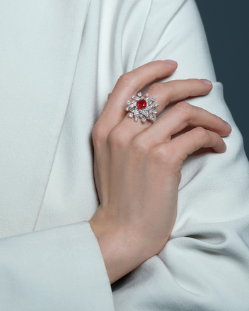 Кольцо с рубином и бриллиантами, белое золото 4