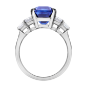 Кольцо с сапфиром и бриллиантами, белое золото