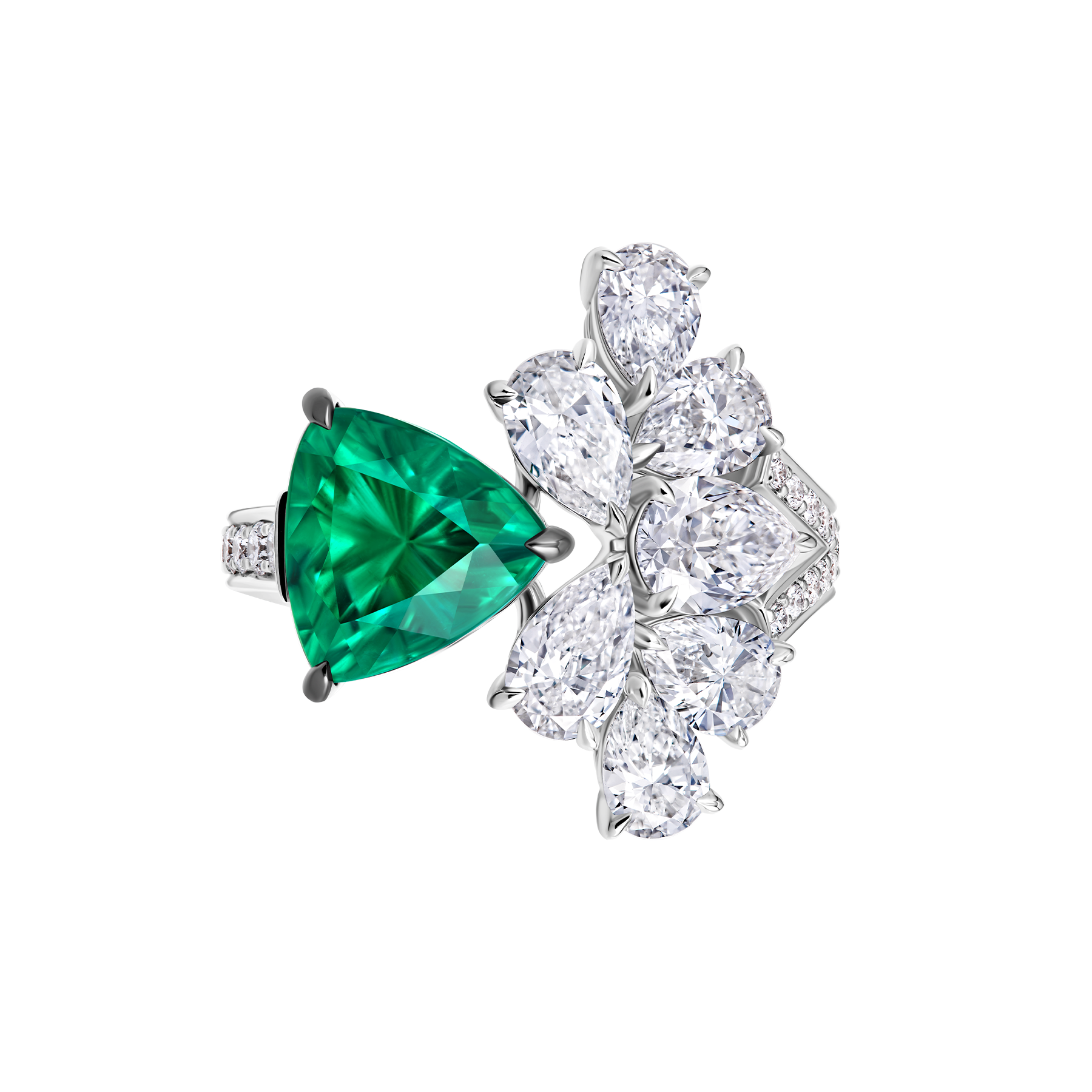 Кольцо с изумрудом и бриллиантами, белое золото