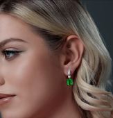 Серьги с изумрудами и бриллиантами, белое золото