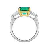 Кольцо с изумрудом и бриллиантами, белое золото