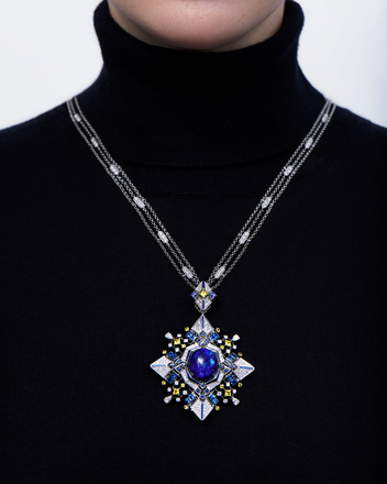 Подвес-брошь с опалом, сапфирами и бриллиантами, белое золото 4