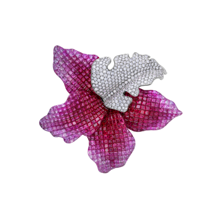 Брошь с рубинами, розовыми сапфирами и бриллиантами, белое золото 1