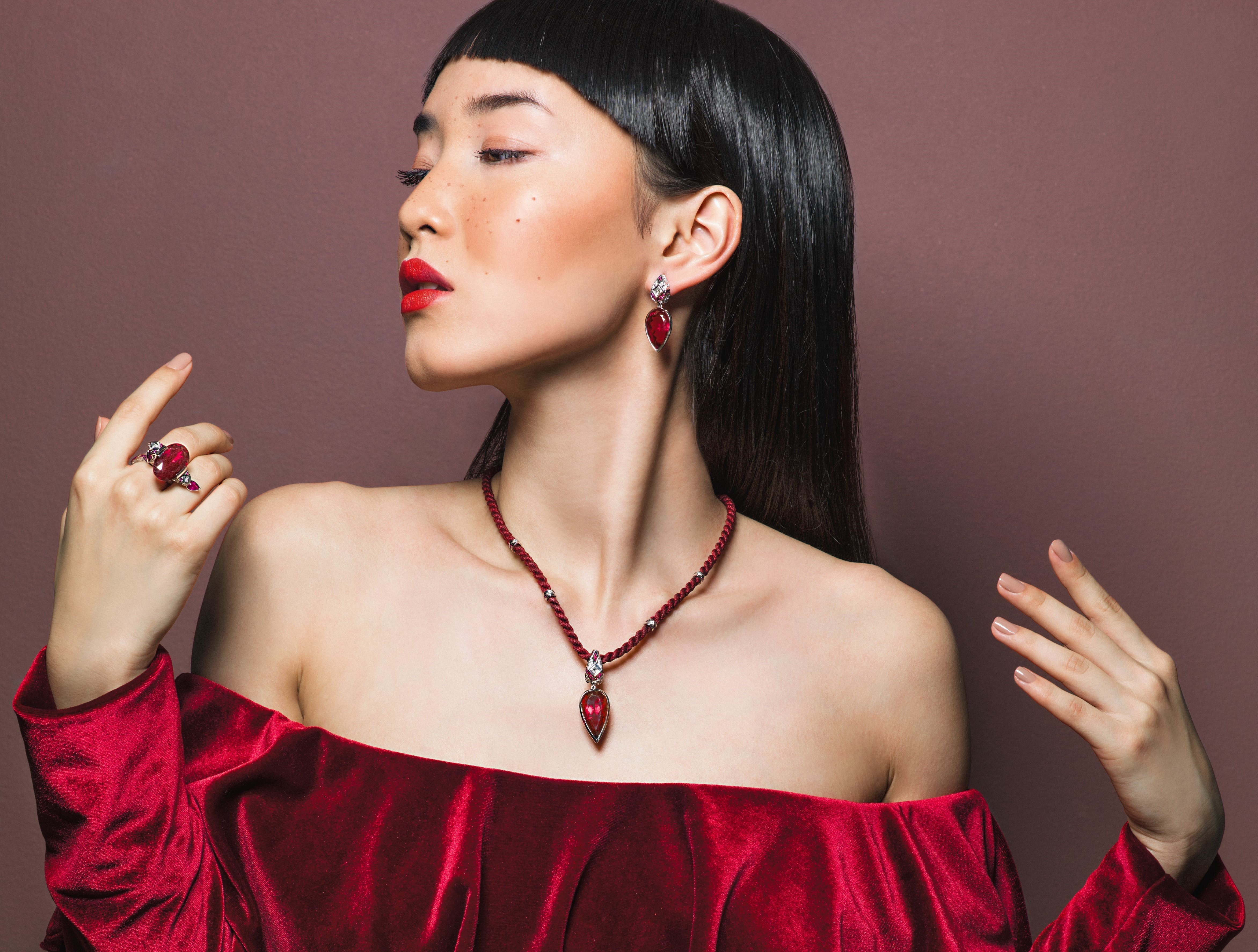 колье и серьги с рубеллитом